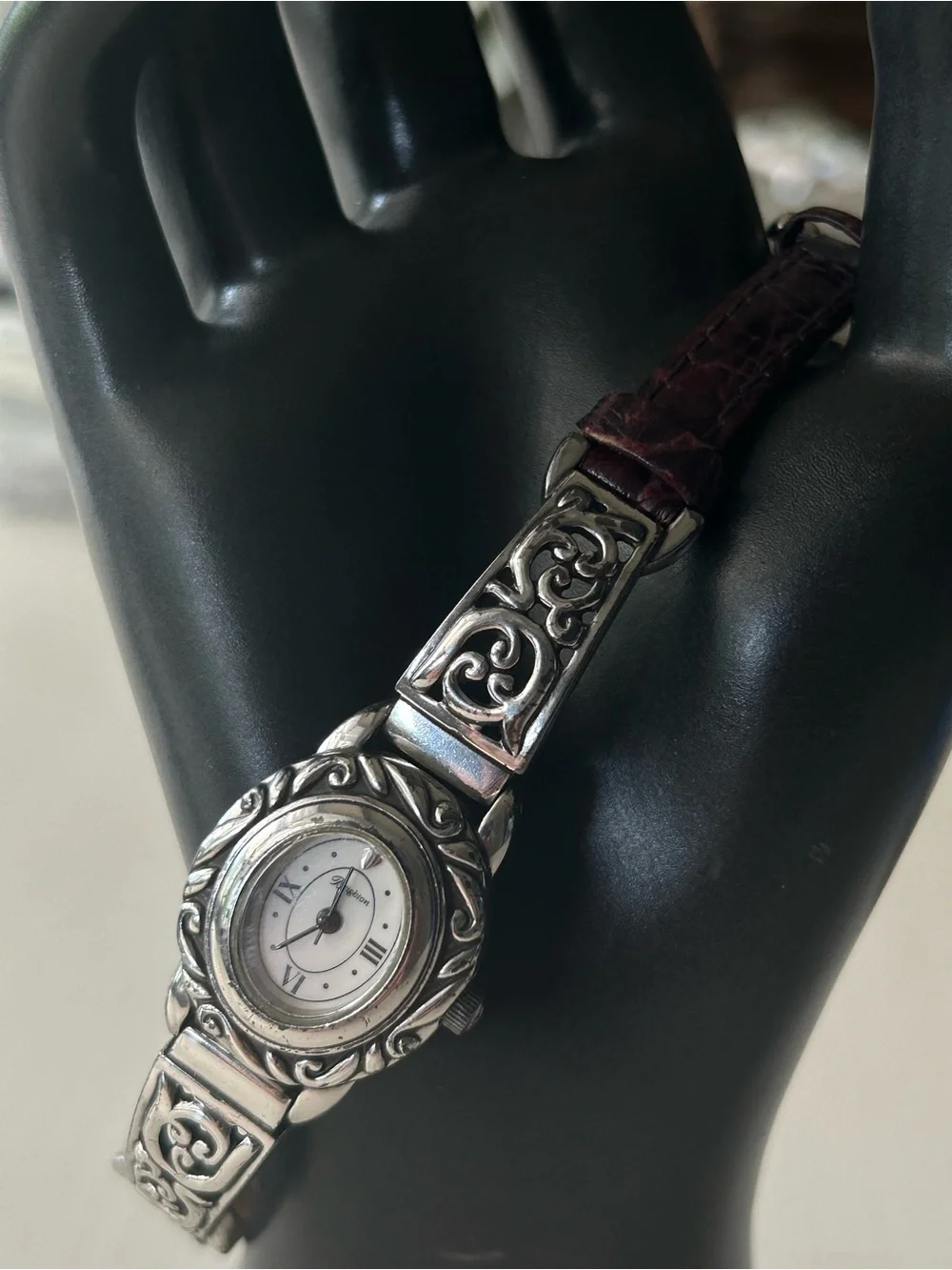 Vintage Brighton Scroll Santa Barbara ladies Watch w/leather strap NEW BATTERY